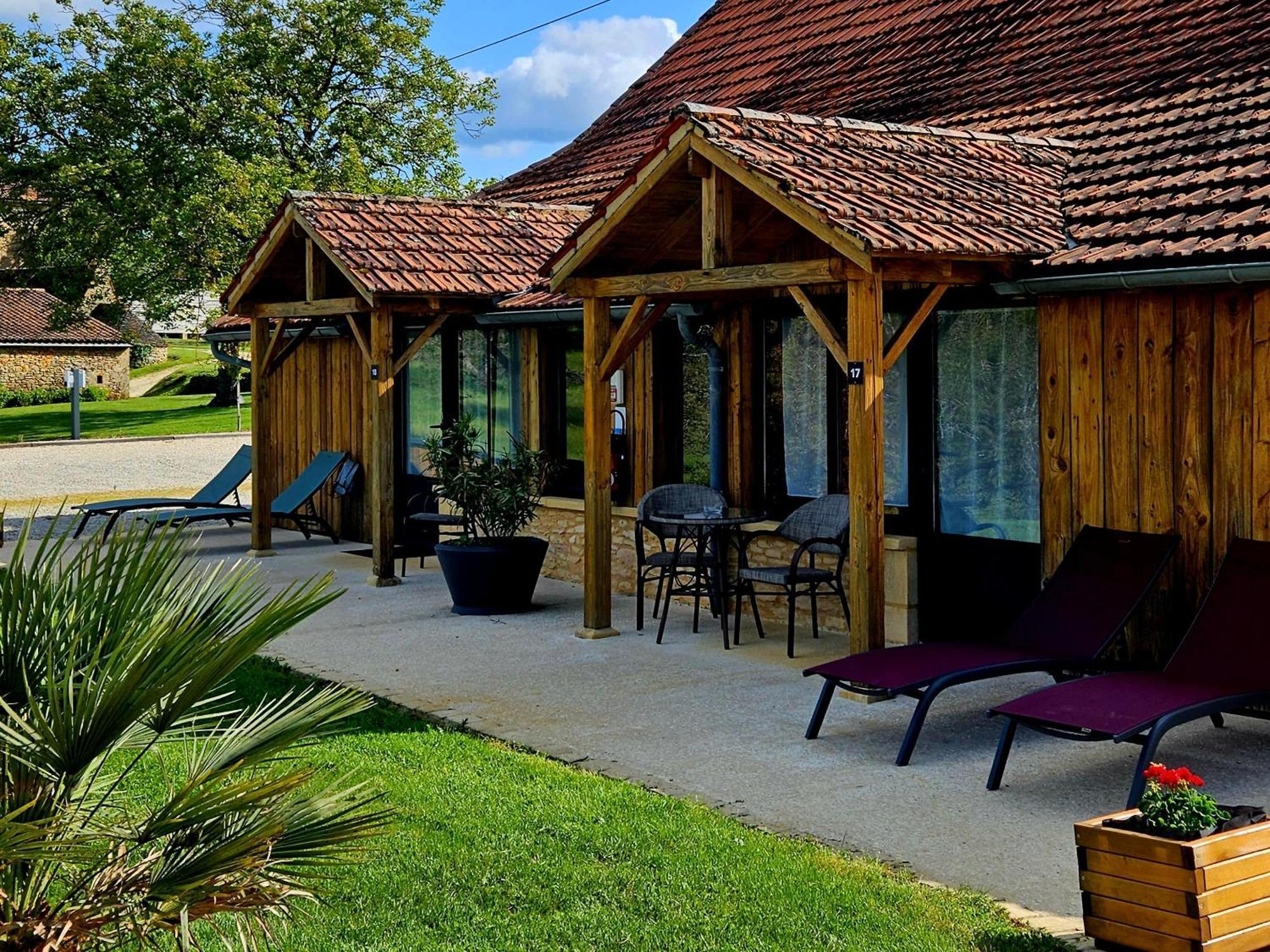 Hotel Domaine De La Rhonie Meyrals Exterior foto